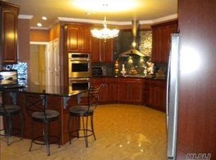 24 Gladysz Way, Port Jefferson, NY 11777