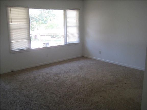 2nd image of 4304 Highland Lake Dr
