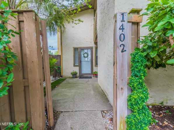 1402 W DEFENDER Court #1402, Jacksonville, FL 32233