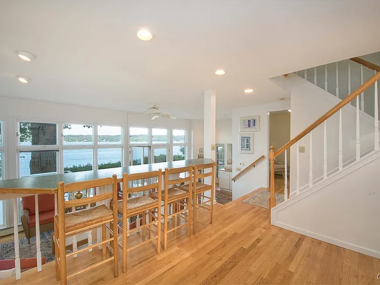 1258 Greenfield Ln — Photo 12