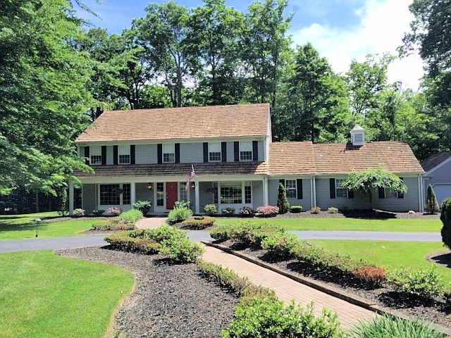 1st image of 15170 Heritage Ln