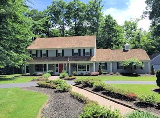 15170 Heritage Ln, Chagrin Falls, OH 44022