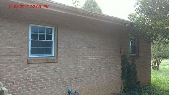 3rd image of 410 Sunnyside Dr