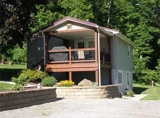 127 Dolphin Dr, Butler, PA 16002