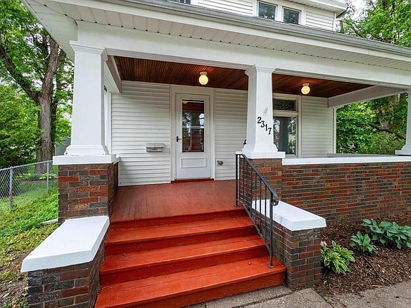 4th image of 2317 Farnam St