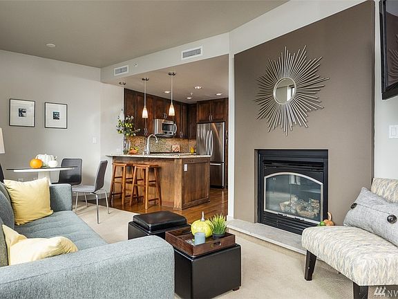 5th image of 10610 NE 9th Pl Unit 1100