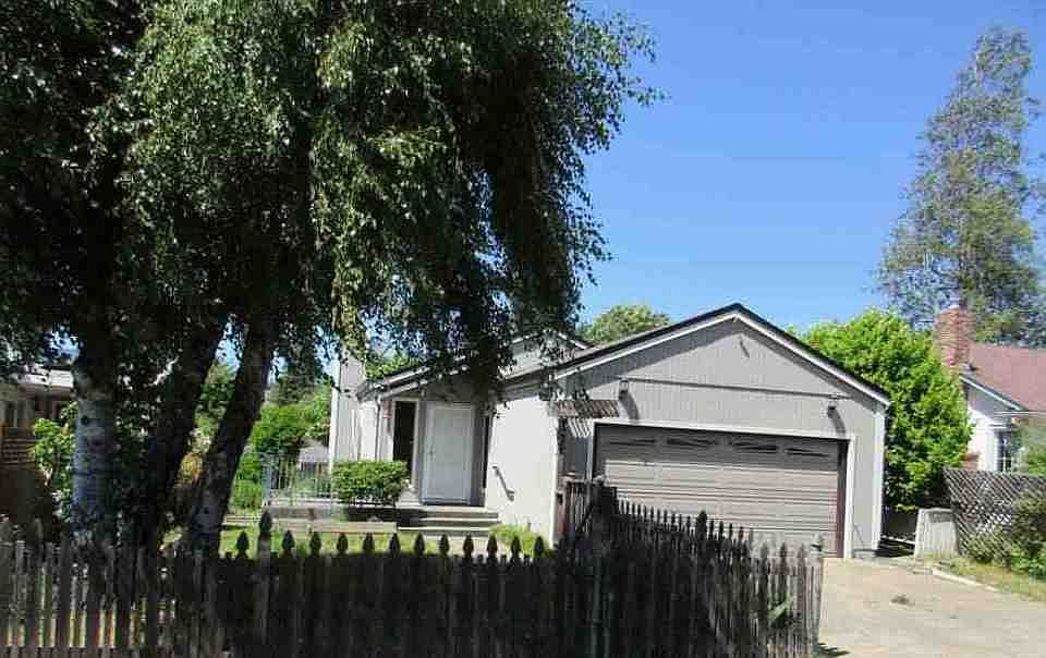 1st image of 382 Redwood Ave