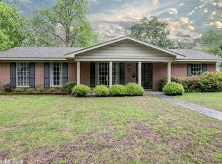 615 W 4th St, Lonoke, AR 72086