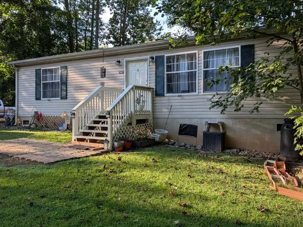 6108 Mitzi Dr, Woodford, VA 22580