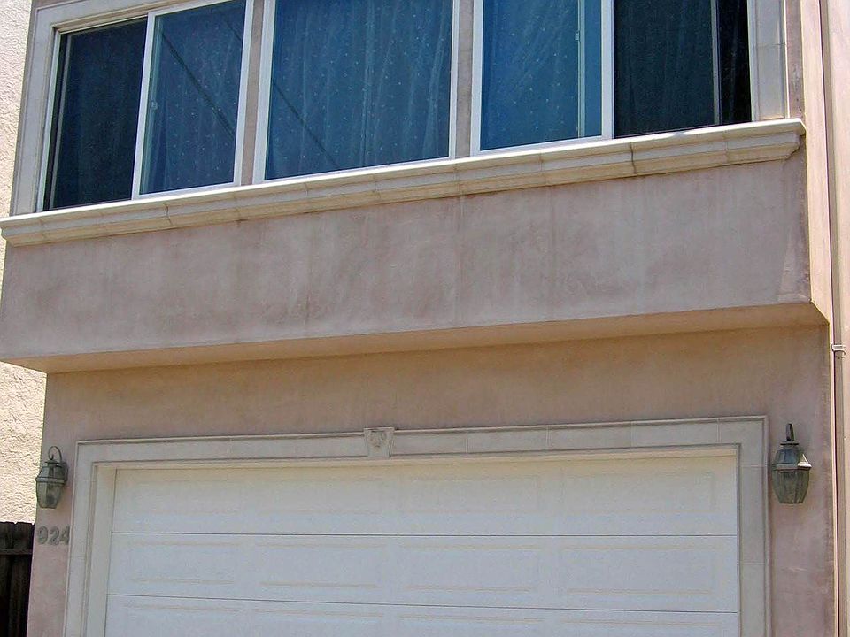 1st image of 924 Bayview Dr