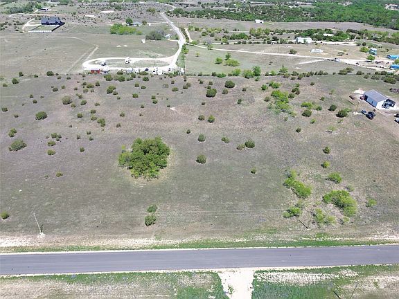 3rd image of 485 Hollow Dr