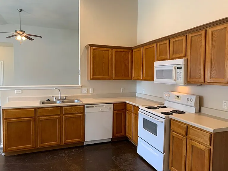 5731 Golf Hts #1 — Photo 3