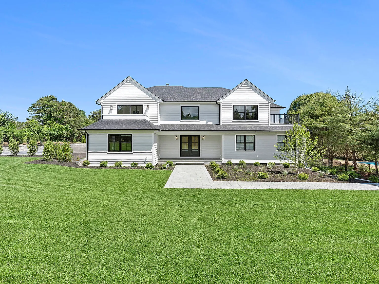 Newly Renovated Southampton Home with Resort-Style Amenities — Photo 4
