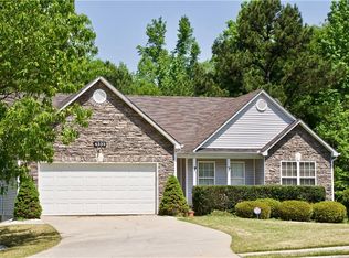4333 Parks Ridge Dr, Snellville, GA 30039