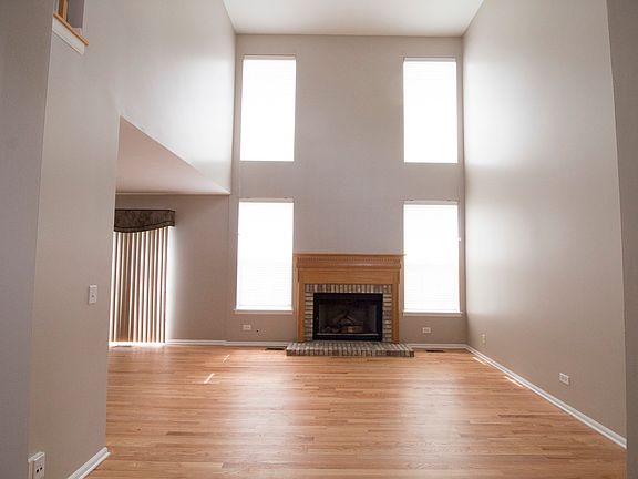 3rd image of 1243 Horseshoe Ln