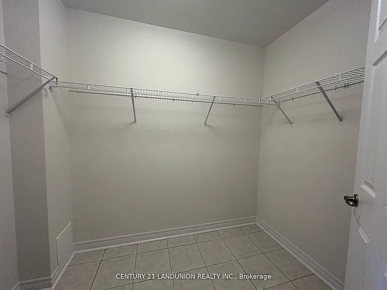 111 Mumbai Dr — Photo 19