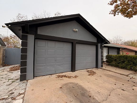 3rd image of 1502 Pine Knoll Dr