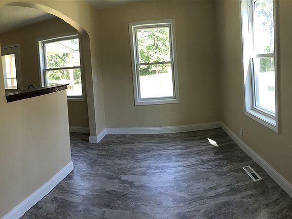 3rd image of 1441 Woodbine St