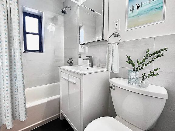 3rd image of 8110 135th St APT 222