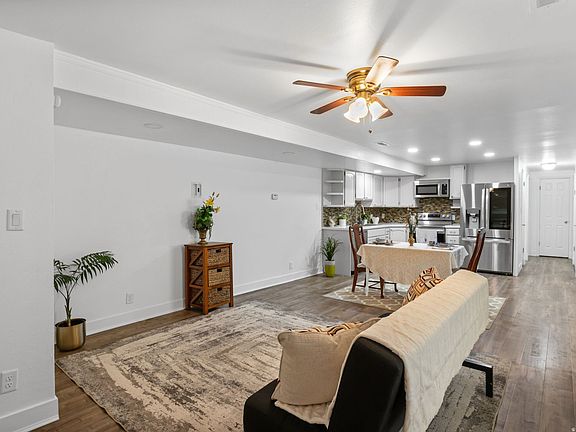 3rd image of 1661 Willowbrook Dr #12