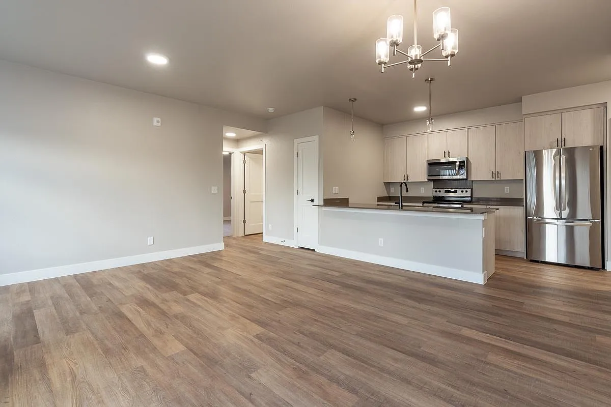 3 bed, 1400 sqft, $2,300 — Photo 1