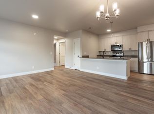 922 Sunset St #204, Longmont, CO 80501