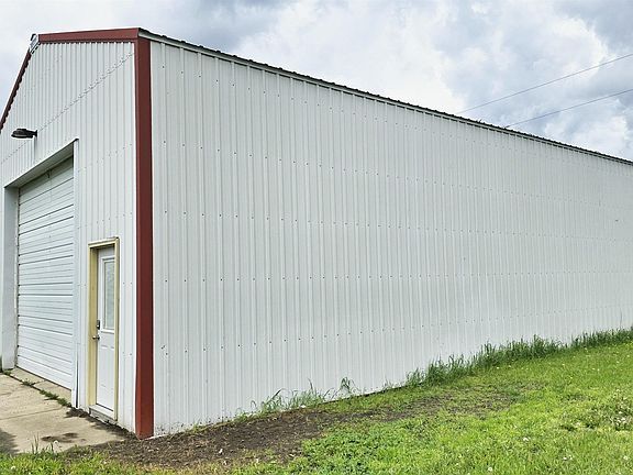 3rd image of 42351 50th Ave