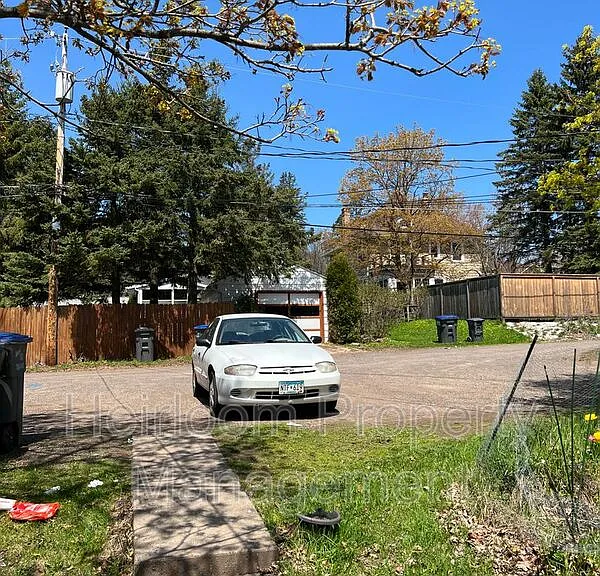 2125 E Superior St #3 — Photo 16