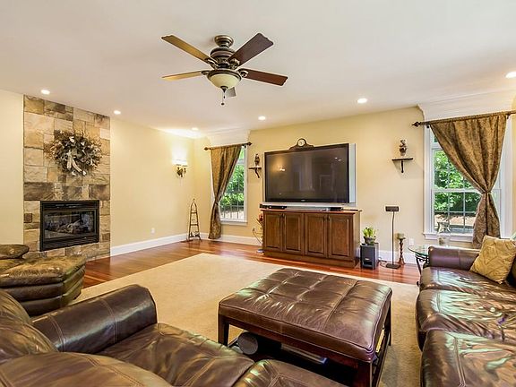 5th image of 50 Opal Cir
