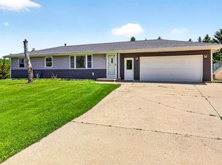 N978 North Rd, Hortonville, WI 54944