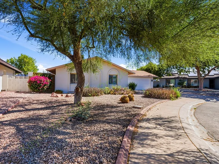 8608 E Whitton Ave — Photo 1