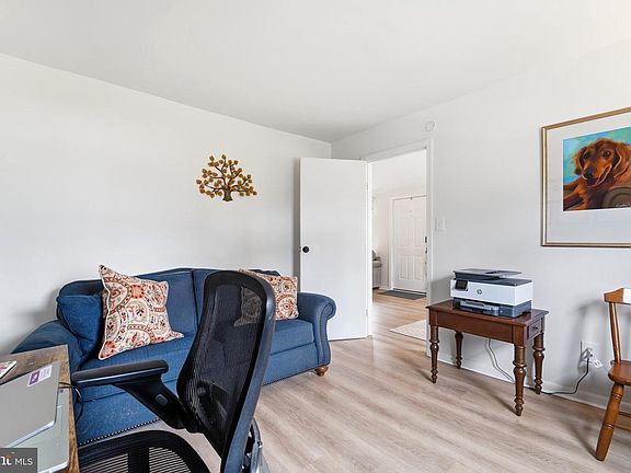 4th image of 7806 Appletree Rd