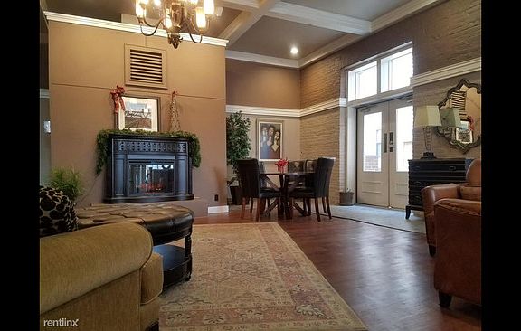 4th image of 234 N Broadway Unit 614