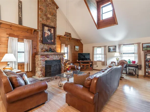 22385 State Route T, Newburg, MO 65550