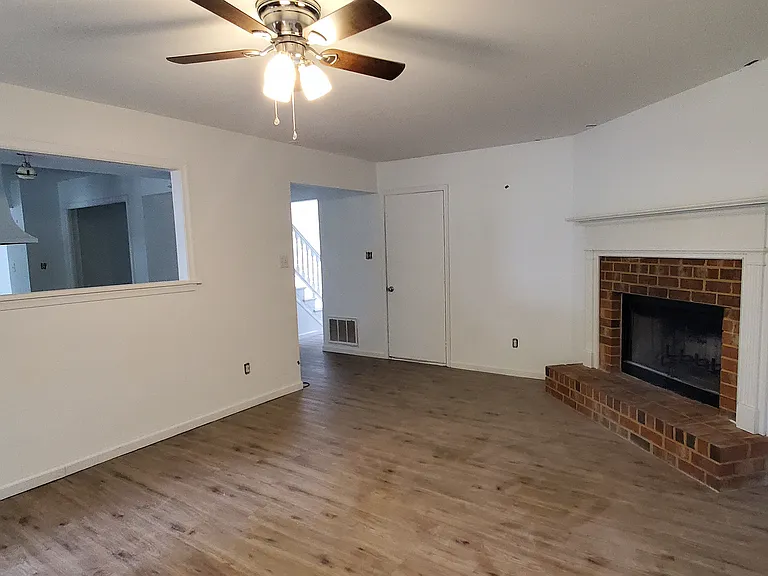 1328 Fernside Ct — Photo 10