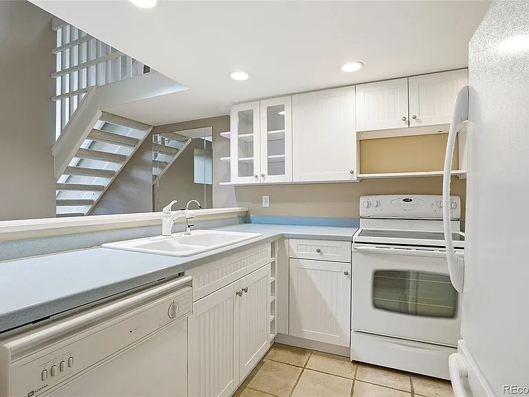 7448 Singing Hills Ct — Photo 8