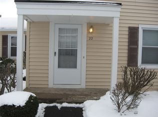 22 Arrowhead Way N, Fairport, NY 14450