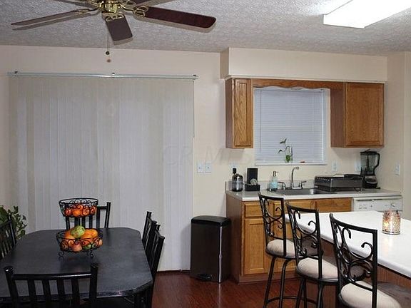 4th image of 131 Rolling Meadow Ct
