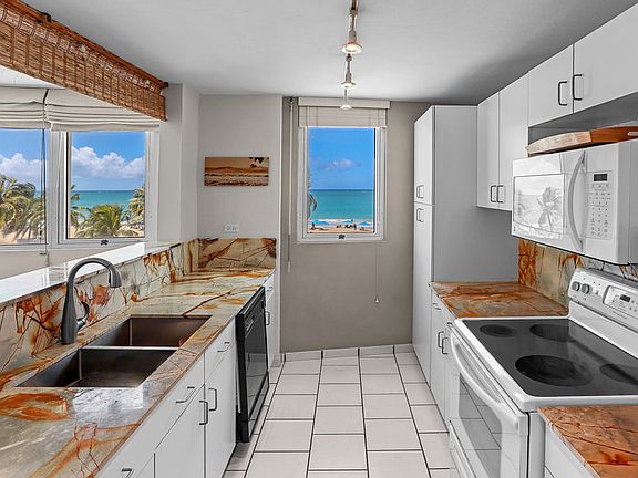 4th image of 5245 Avenue Isla Verde #202