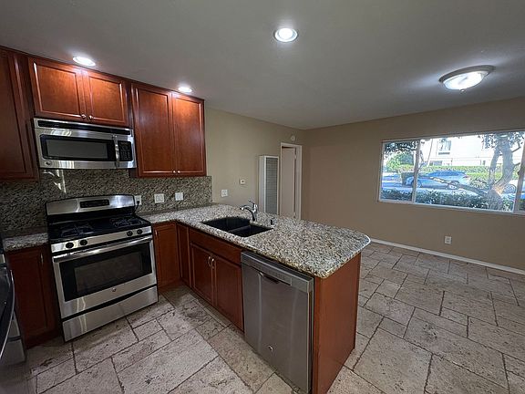5th image of 5065 W Point Loma Blvd #A