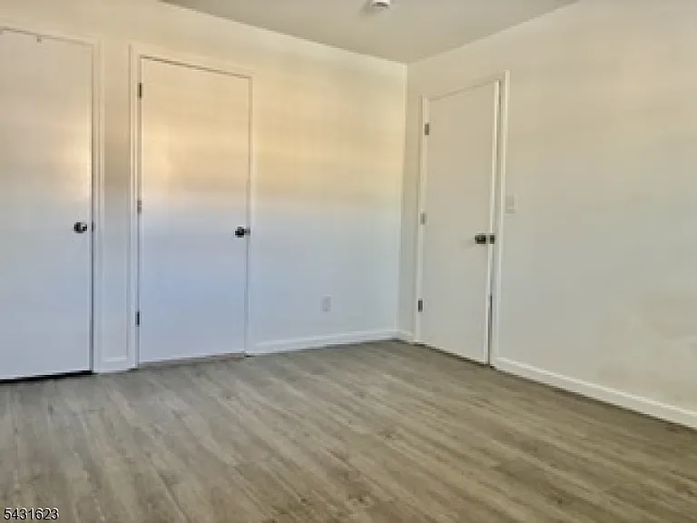 392 College Dr — Photo 9