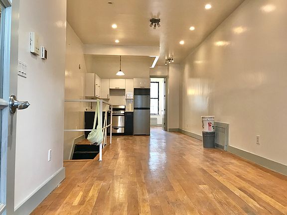 5th image of 231 Jefferson St #1