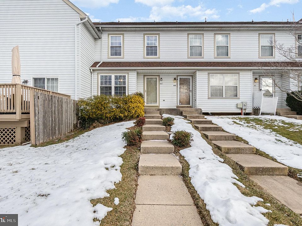 1st image of 447 Darby Ln