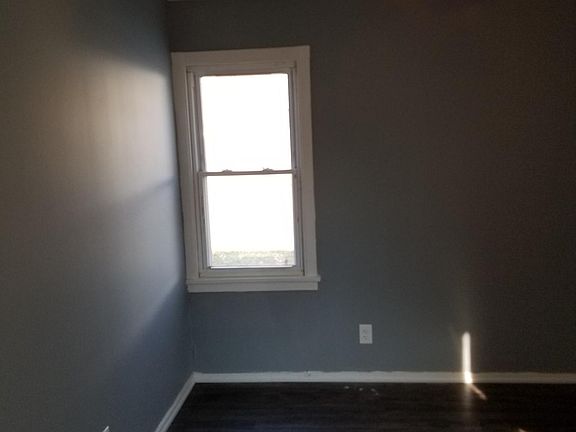 3rd image of 11722 Kirton Ave