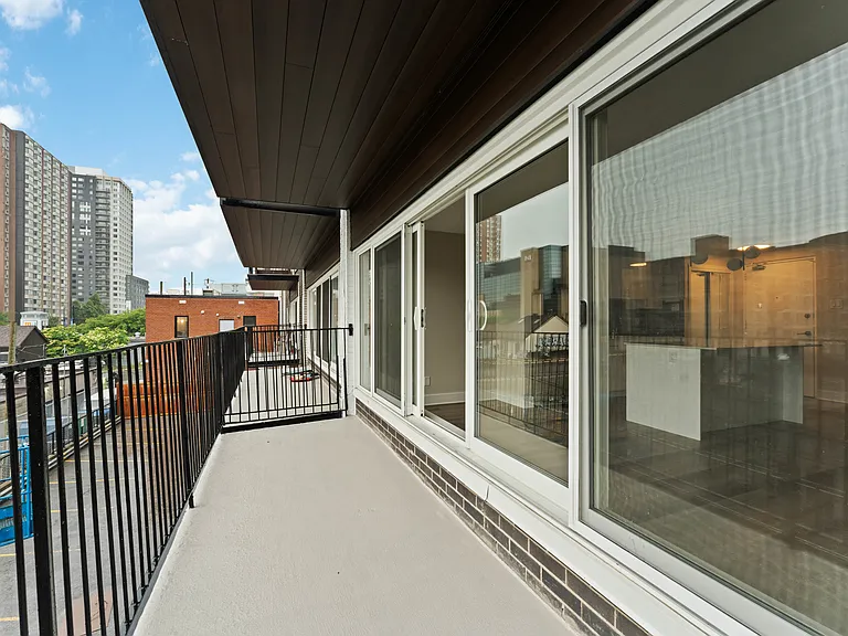 325 Besserer St — Photo 83