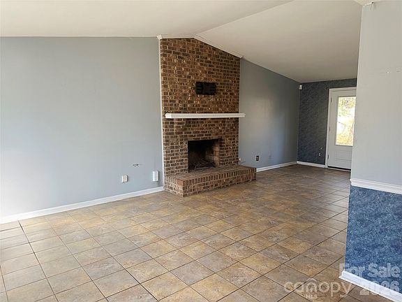 2nd image of 6011 Sunset Chase Ln