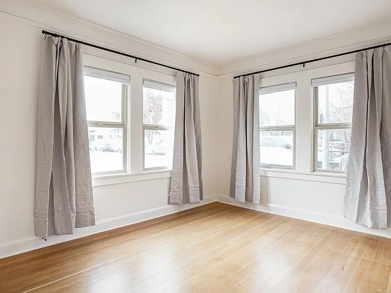 425 B St #4 — Photo 4