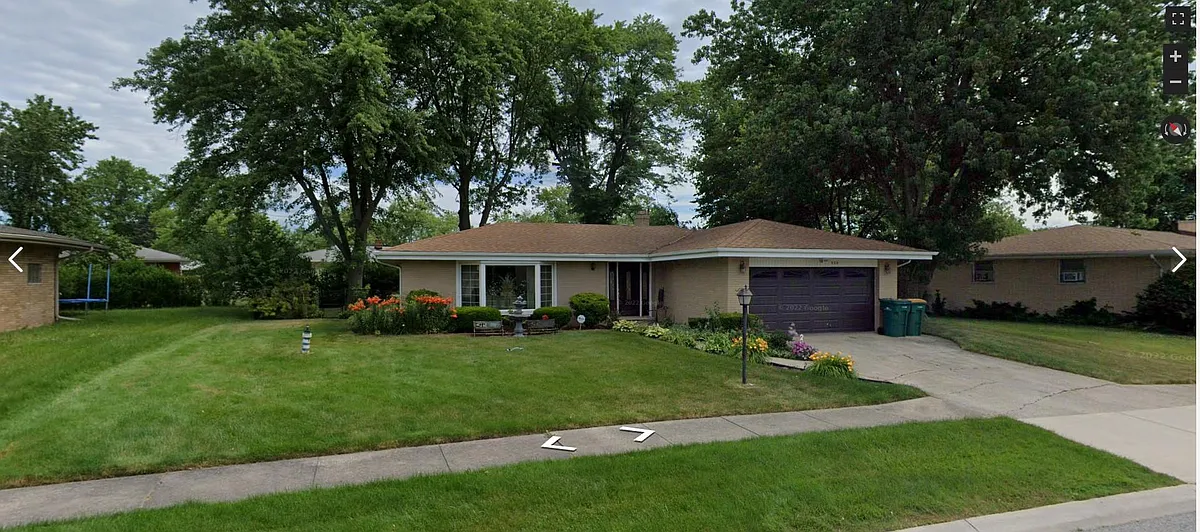 Building Photo - 530 E 53rd Ct