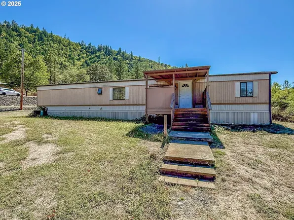 249 Union Gap Loop Rd, Oakland, OR 97462