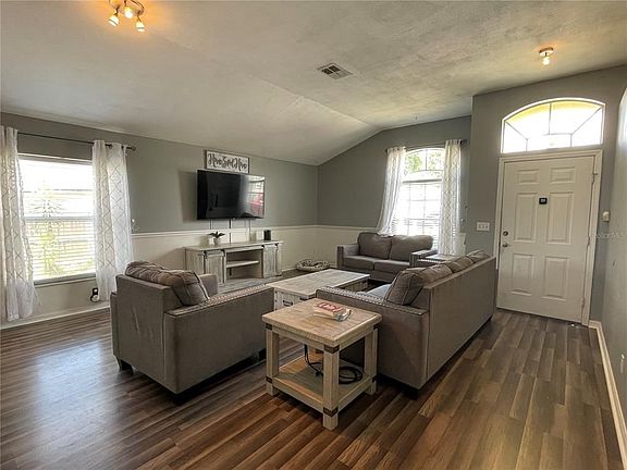 3rd image of 5841 Dorham Pl